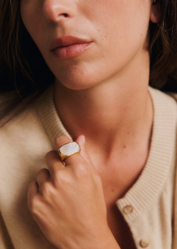 未使用SEZANE セザンヌ ARMINDリング ゴールド マザーオブパール S Armindo Ring - Golden Brown - Majority recycled brass - Sézane