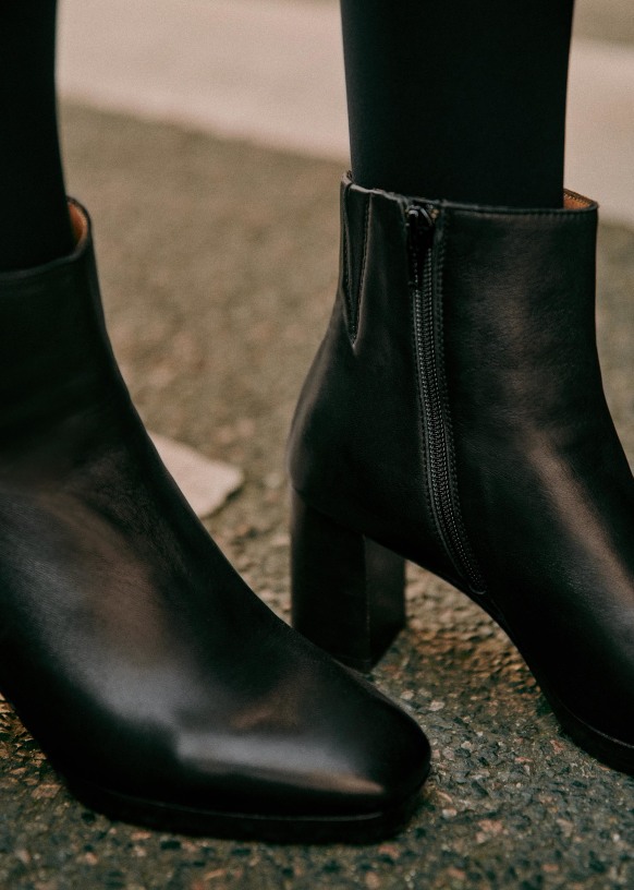 Lexie High-Heeled Boots - Smooth Black - Smooth goatskin leather - Sézane