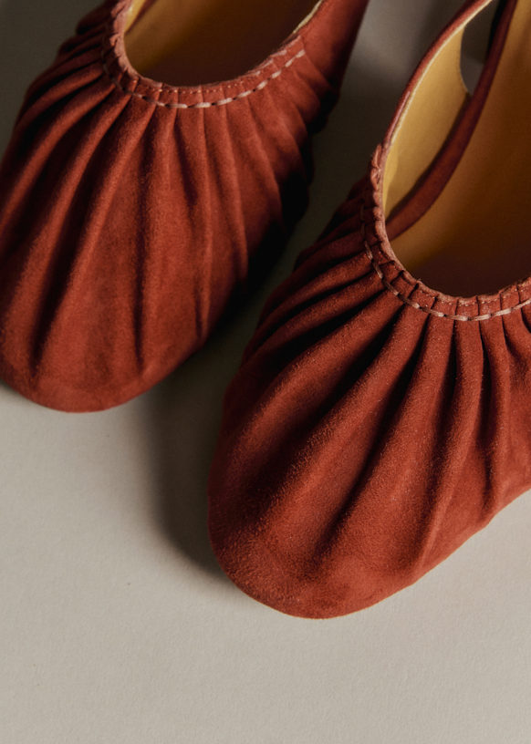 マッケンジーチャイルズ　タッセル Maelys Slingbacks - Terracotta - Goat Leather - Sézane