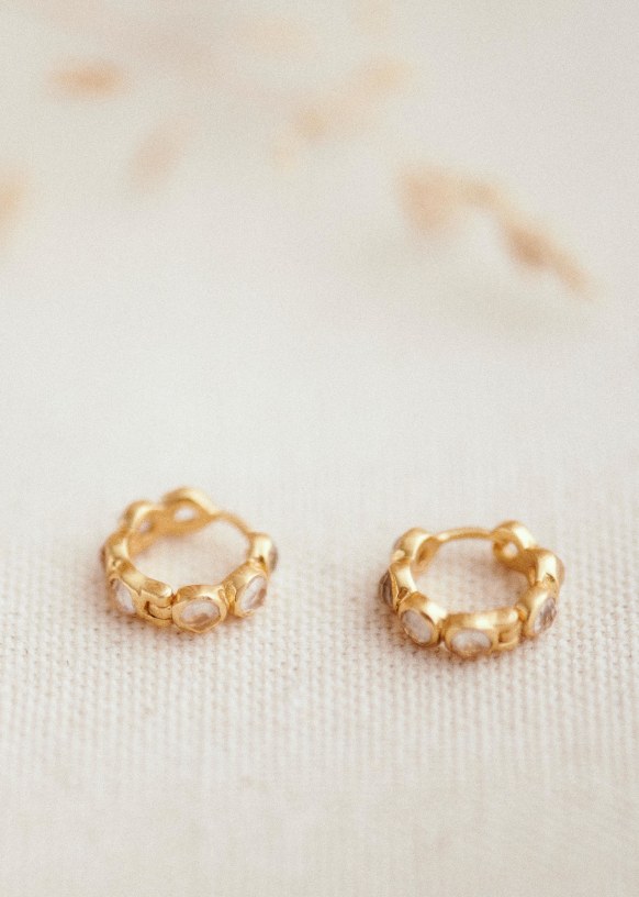 Sofia Hoops transparent gold Glass Octobre ditions