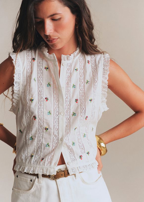 Lalita Shirt - Blooming Roses Contrast Embroidery Ecru Background