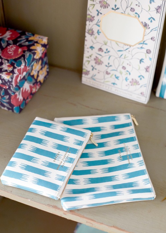 Small Delfonics Clutch Sezane X Antoinette Poisson Blue Plastic Sezane Small Delfonics Clutch Sezane X Antoinette Poisson Blue Plastic Sezane