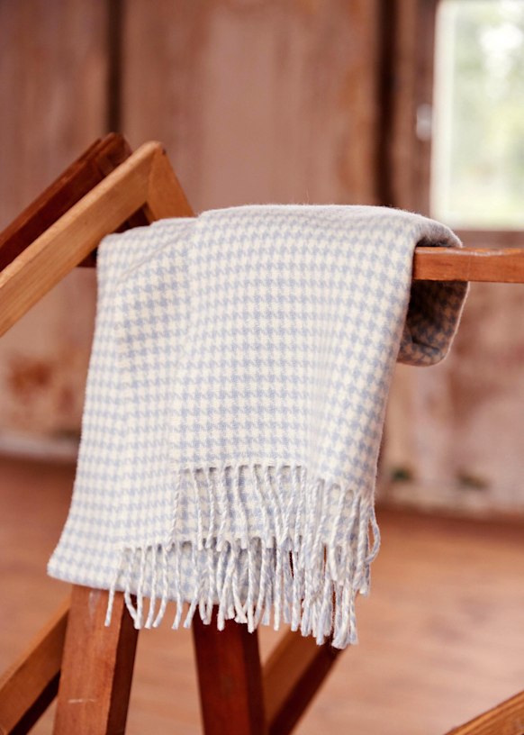 Echarpe Scarf in Laine Ecru