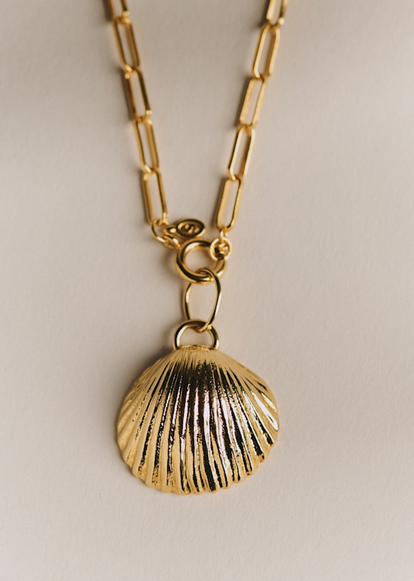 Irma Charm - Large Golden Heart - Majority recycled brass - Sézane