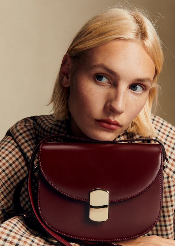 未使用に近い・Sezane CLAUDE フラップバッグセザンヌ 未使用に近い・Sezane CLAUDE フラップバッグセザンヌ - メルカリ
