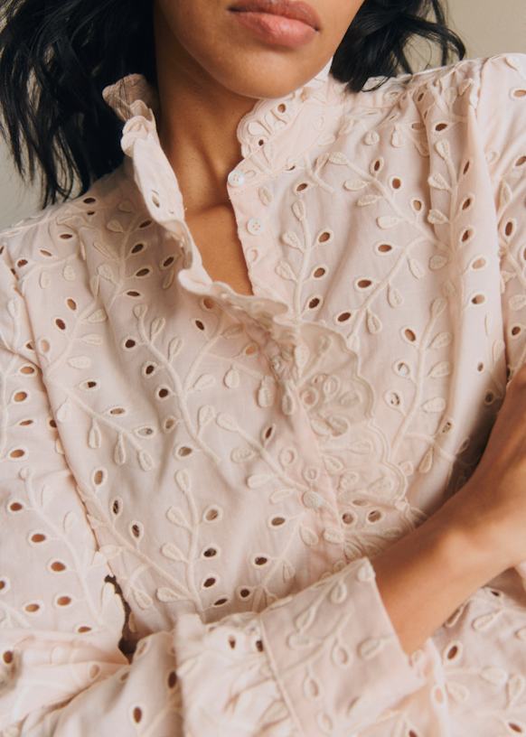 う*す様 Sezane CHLO シャツ ホワイト セザンヌ Chlo Shirt - Sézane x Baziszt - Ecru with Bird Embroidery