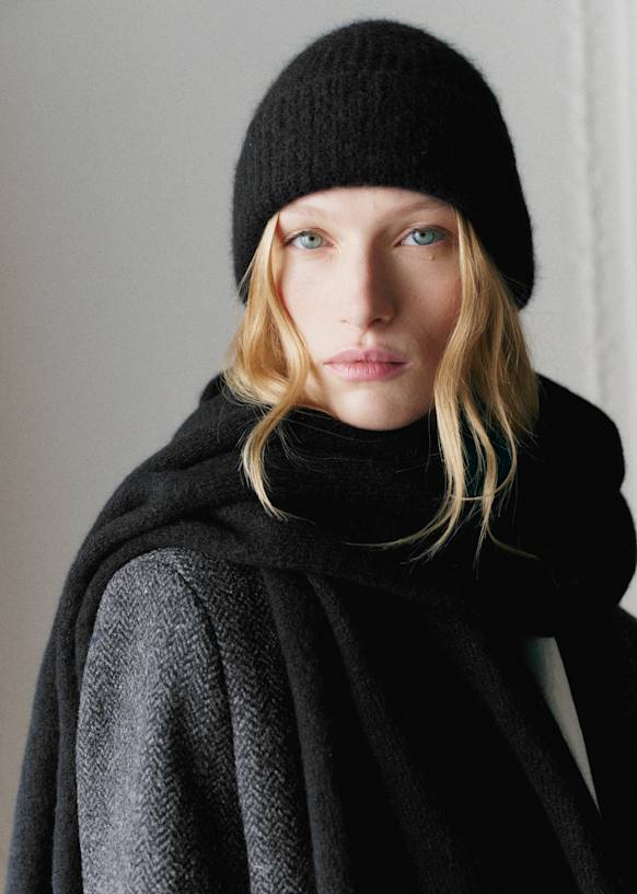 Paul Beanie - Black - Baby Alpaca - Sézane