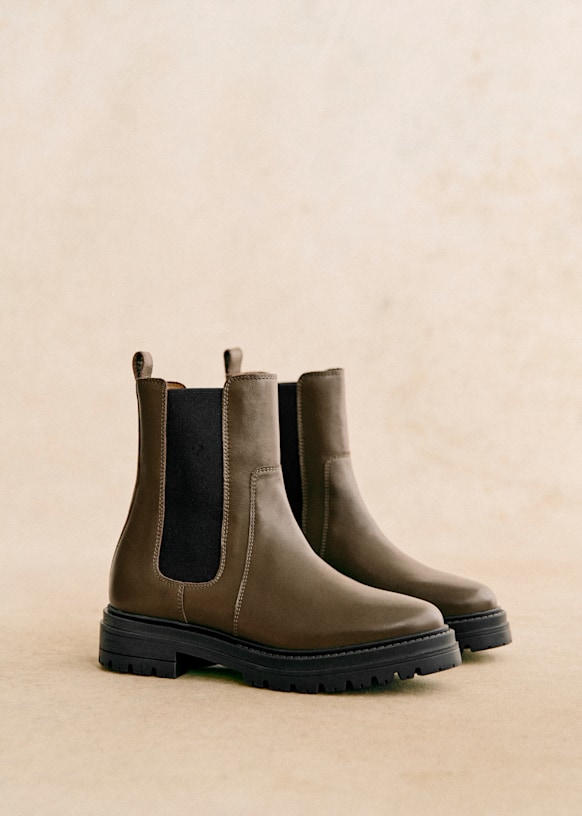 Lena Low Boots - Glossy Black - Smooth cowhide leather - Sézane