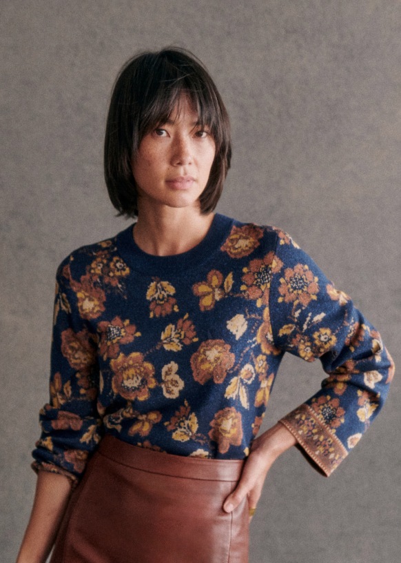 Pull Emna Fleurs Fond Marine Viscose ECOVERO LENZING Sezane
