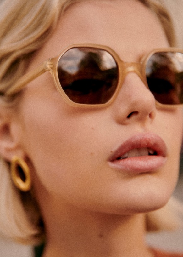 国内配送★SEZANE★Rita サングラス レトロな六角フレーム Rita Sunglassses - Milky beige - Sézane