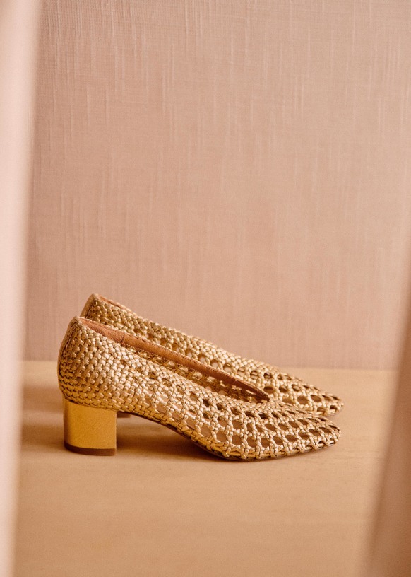 escarpins dorés sezane