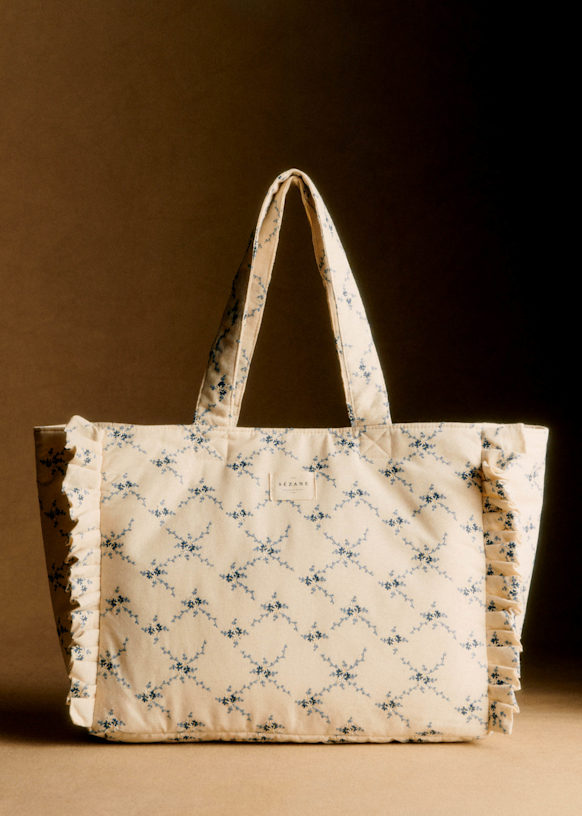 Frosted Bloom CP2209031CL Quilted Tote Bag main image 0