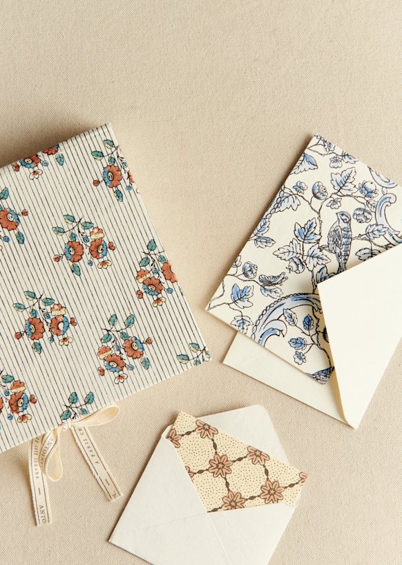 Correspondance Set - Sézane x Antoinette Poisson - Boutonnières