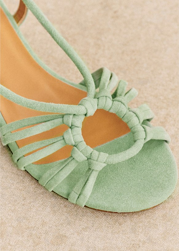 【セザンヌ】Gloriaサンダル Gloria Low Sandals - Smooth Gold - Goat Leather - Sézane