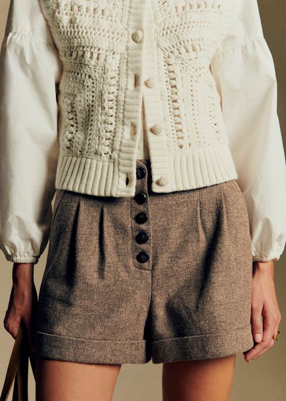 【関税込み】CORDERA ベージュ Maxi ショートパンツ Wallace ショートパンツ - サファリベージュ - オーガニック