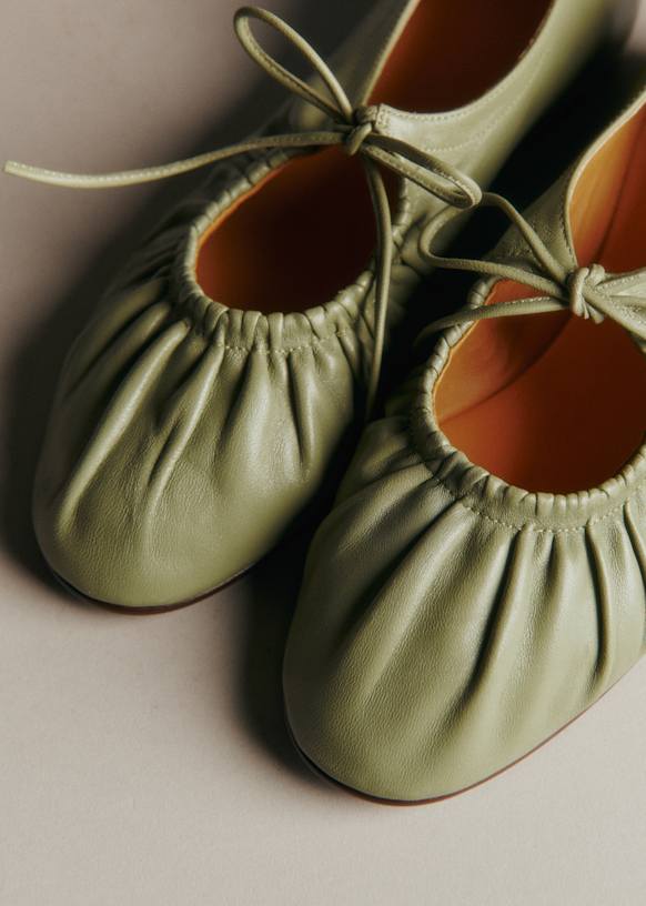 Marthe Low Ballet Flats - Smooth Almond Green - Sheep leather - Sézane