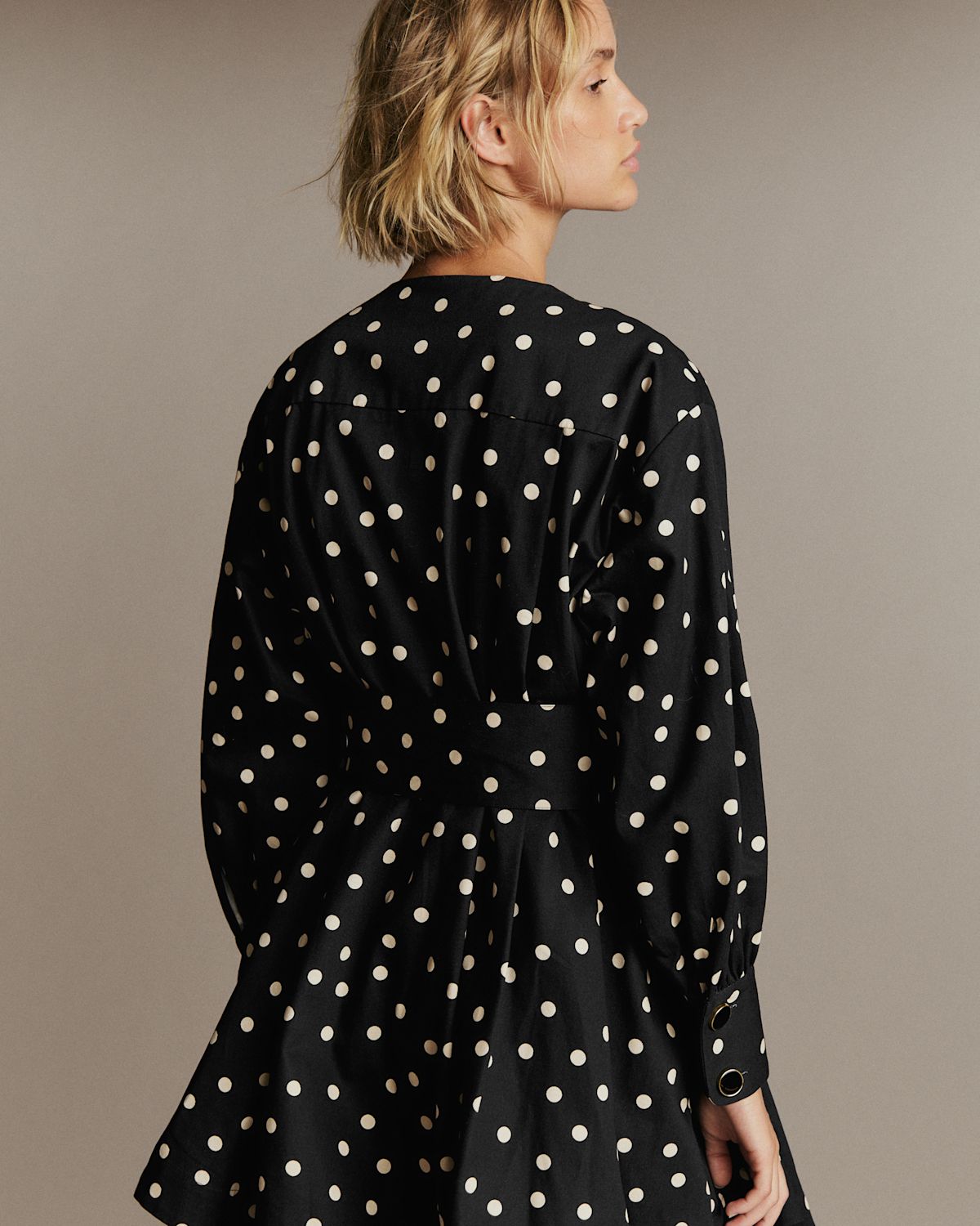 ROBE LEONELLA