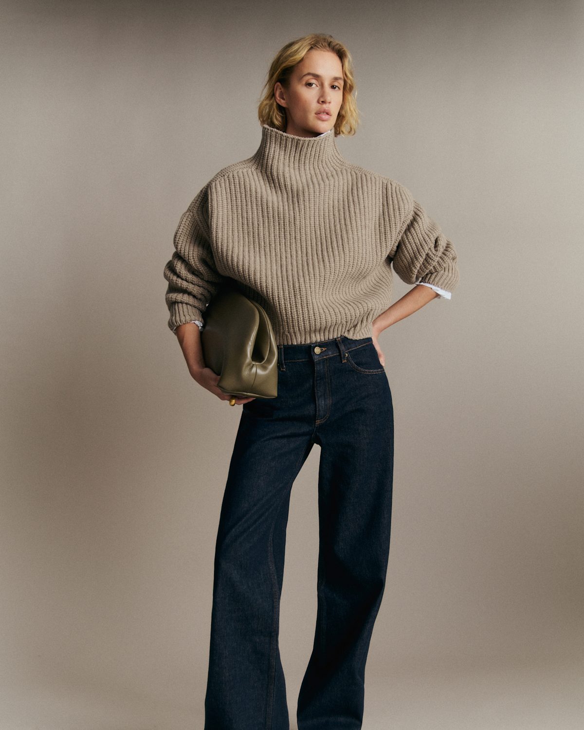 PULL LÉONARD