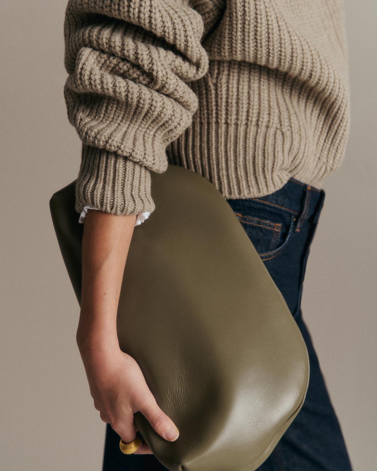 PULL LÉONARD
