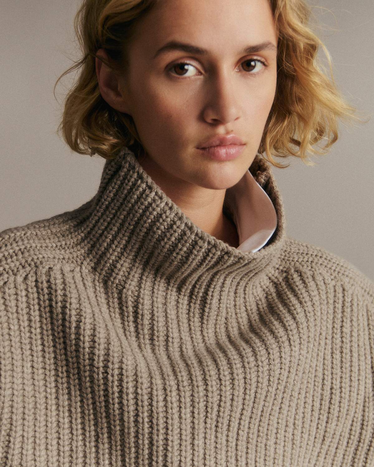 PULL LÉONARD