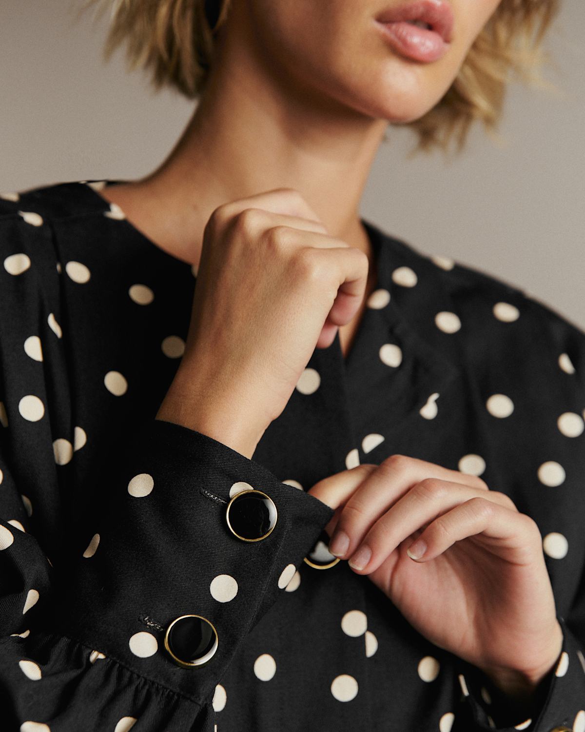 ROBE LEONELLA