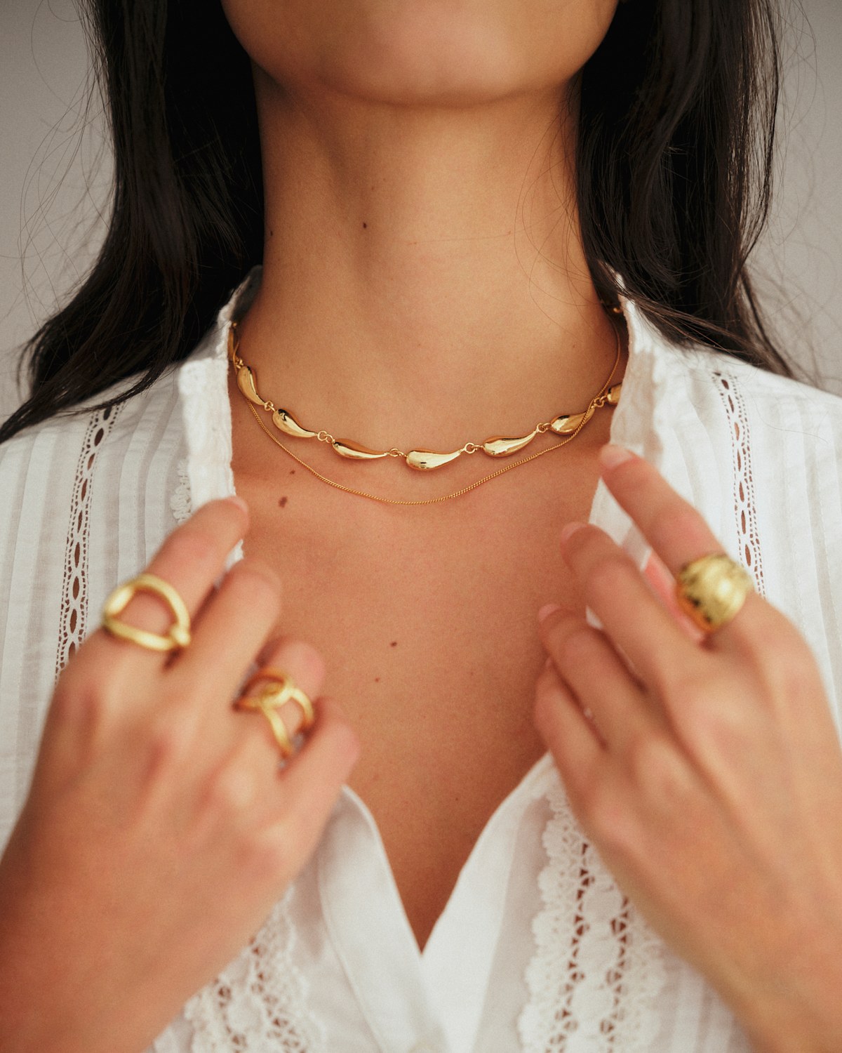 COLLIER LYS