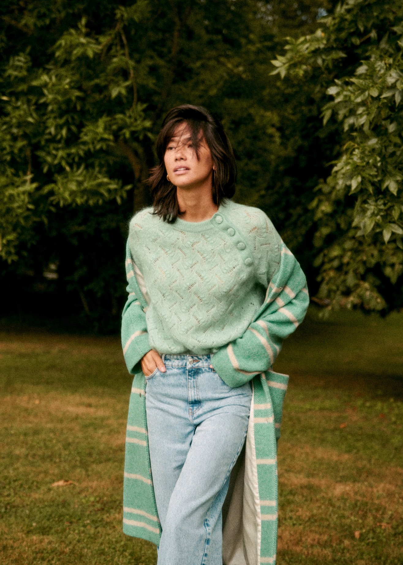 美品✨SEZANE セザンヌ スウェット 花柄 ホワイト×ブルー 36/М相当 Sezane Harlem flower lined sweatshirt in ochre yellow 34 XS US 2