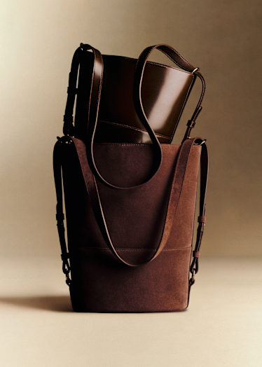 新品 Sézane セザンヌパリ 新品 フリルジレ ベスト ジャケット SEZANE(セザンヌ) ベスト・ジレ(レディース) - 海外通販のBUYMA