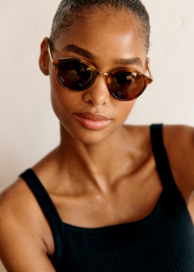 【Sezane】べっ甲×ゴールド 洗練サングラス Sunglasses | Womenswear | Sézane
