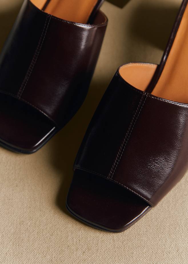 サンダル＆クロッグ : モードなシューズ | レディースウェア | Sézane