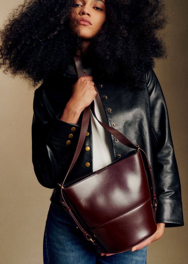 レザーグッズ : アイコニックなバッグ | レディースウェア | Sézane