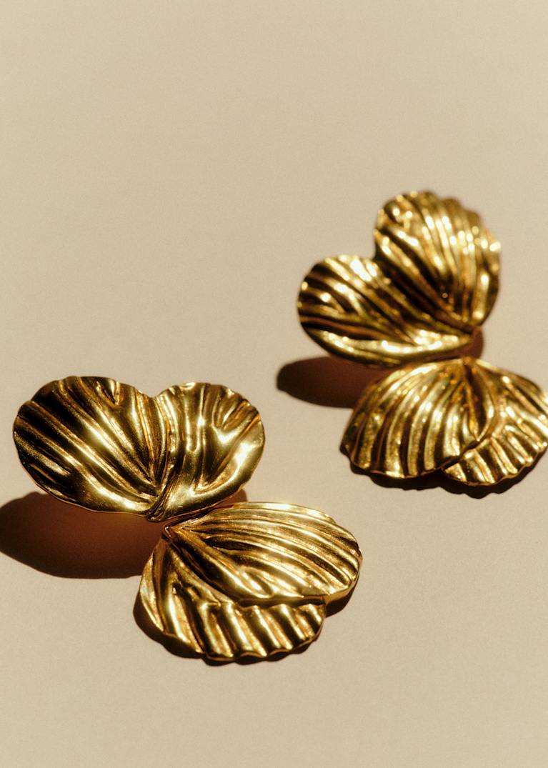 Sézane セザンヌ ピアス べっ甲柄 SEZANE(セザンヌ) ピアス(レディース) - 海外通販のBUYMA