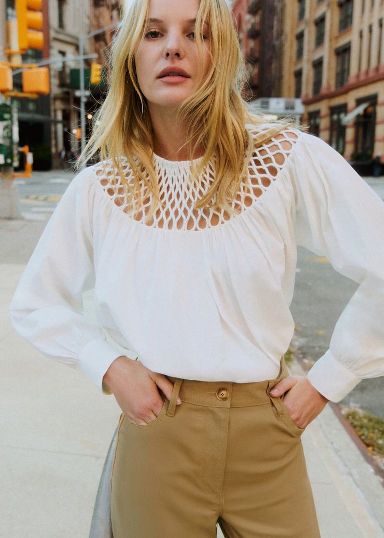 ＊極美品 SEZANE セザンヌ 襟立フリル 透かし刺繍 ブラウス シャツ 40 極美品 SEZANE セザンヌ 襟立フリル 透かし刺繍 ブラウス シャツ 40