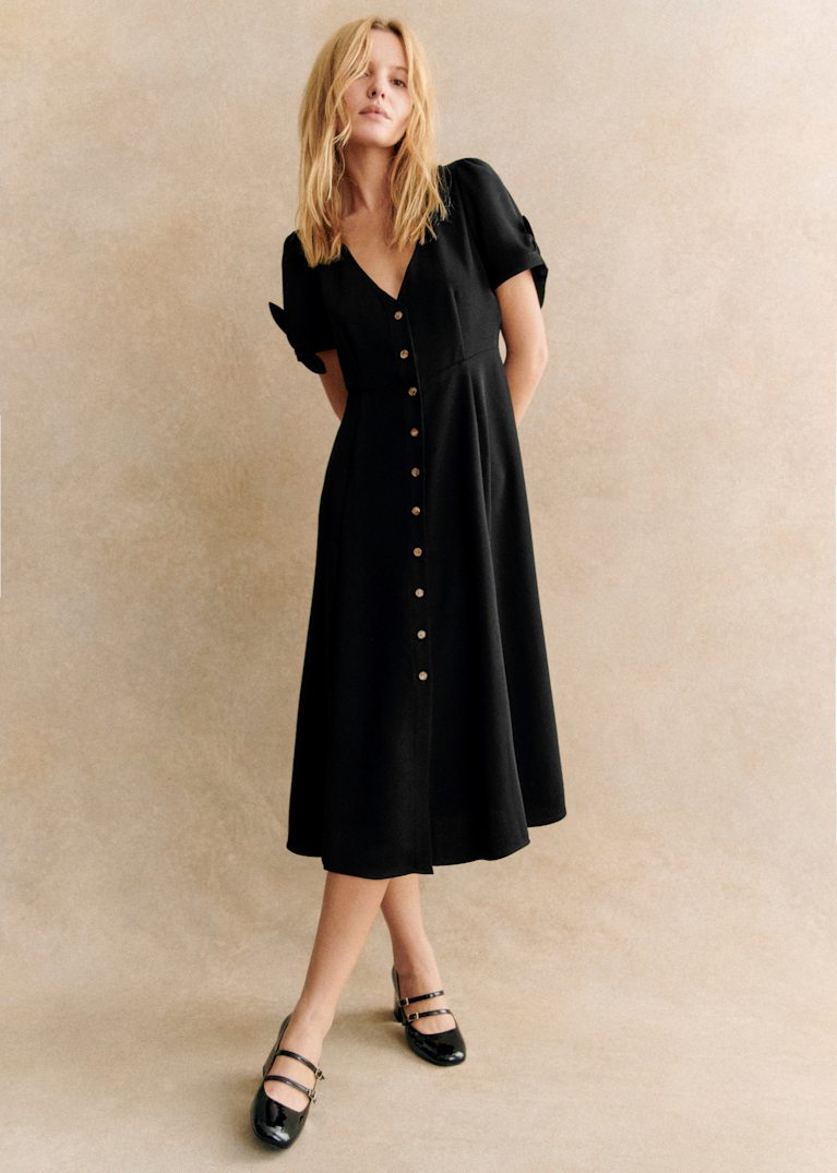 Sezane ワンピース 上西星来 | one-piece @sezane shoes @emmi.jp | Instagram