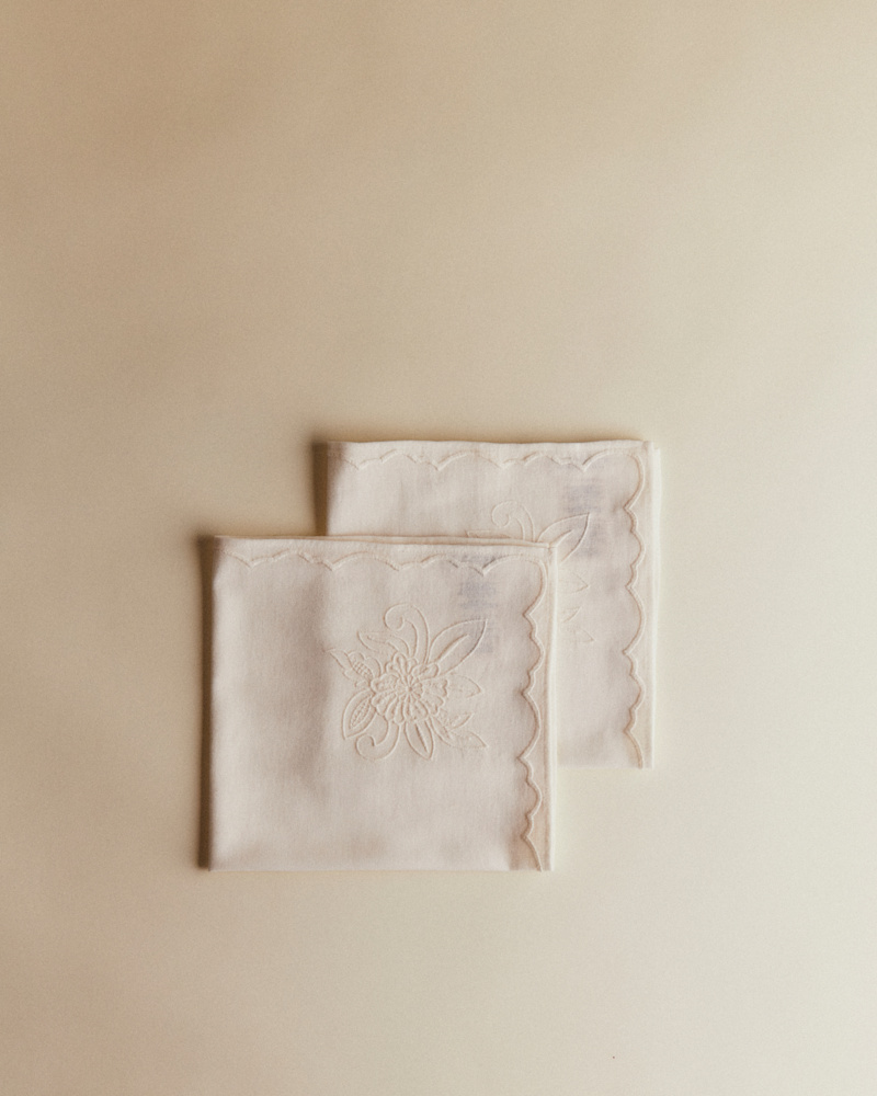 SET DE 2 SERVIETTES BRODÉES