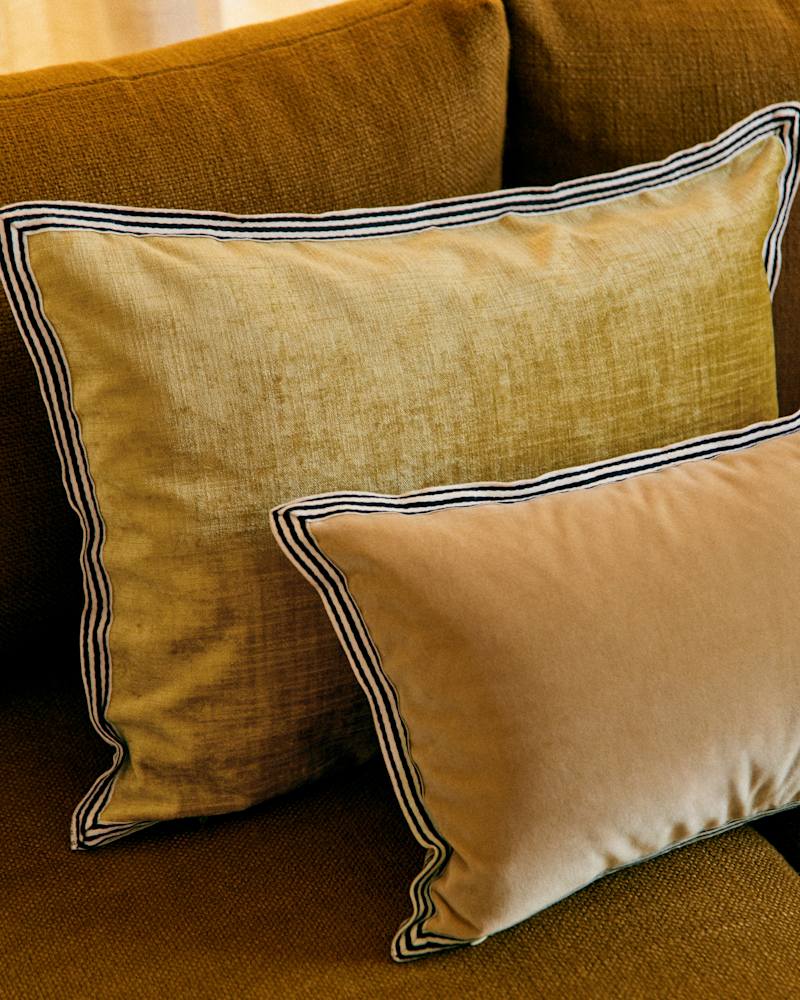 COUSSIN VELOURS TEXTURÉ - GRAND MODÈLE
