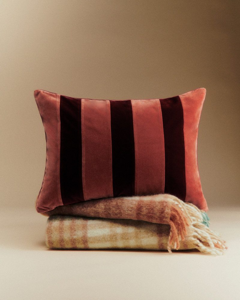 COUSSIN RAYURES VELOURS - GRAND MODÈLE