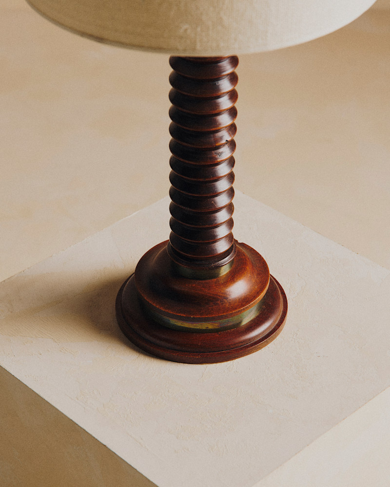 LAMPE VINTAGE EN BOIS TOURNÉ ET LAITON DANS LE GOÛT DE DUDOUYT