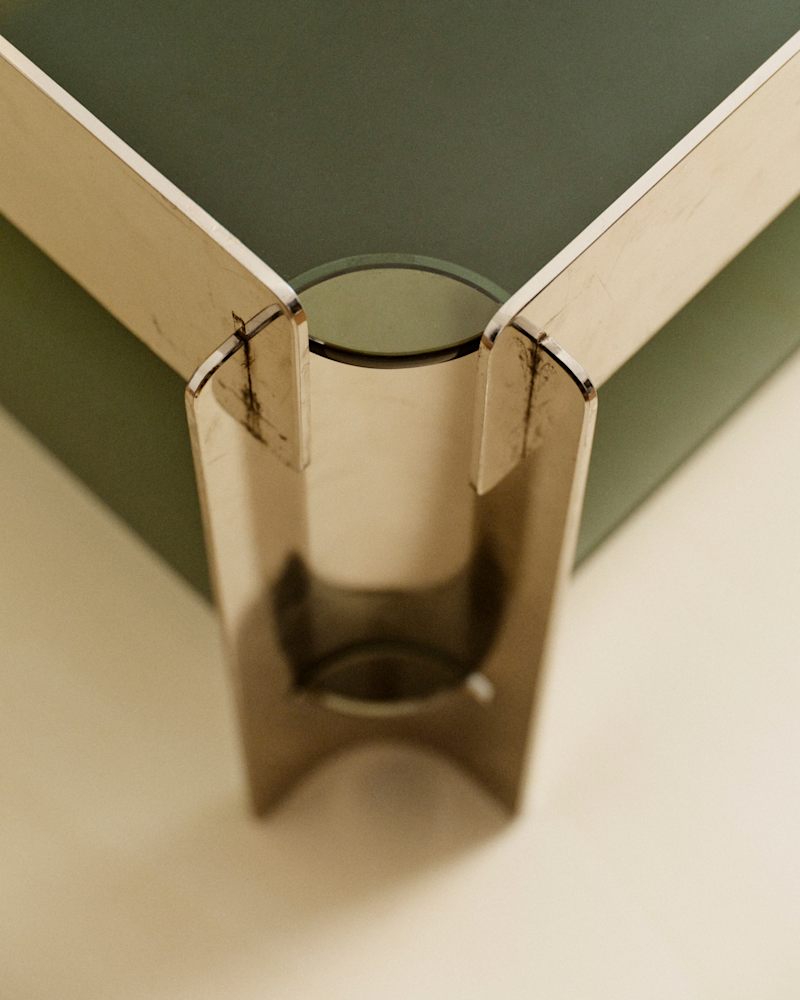 TABLE BASSE VINTAGE CHROMÉE AVEC DOUBLE PLATEAU EN VERRE FUMÉ
