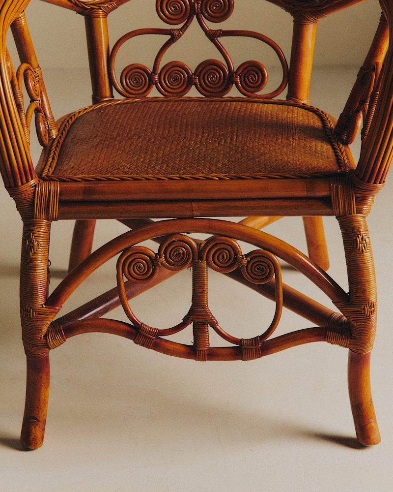 FAUTEUIL VINTAGE EN ROTIN MOTIF PEACOCK