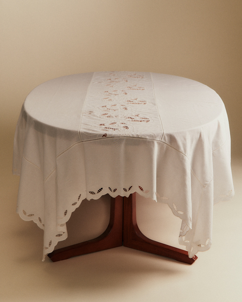 NAPPE BRODÉE
