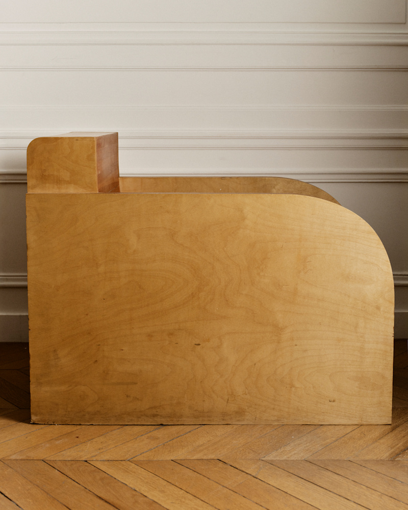 FAUTEUIL SCULPTURAL EN BOIS CONTREPLAQUÉ ANNÉES 80