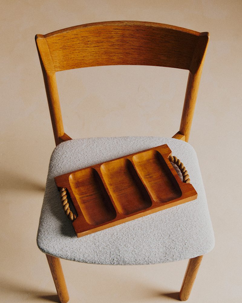 PLATEAU VINTAGE AVEC POIGNÉES EN CORDE