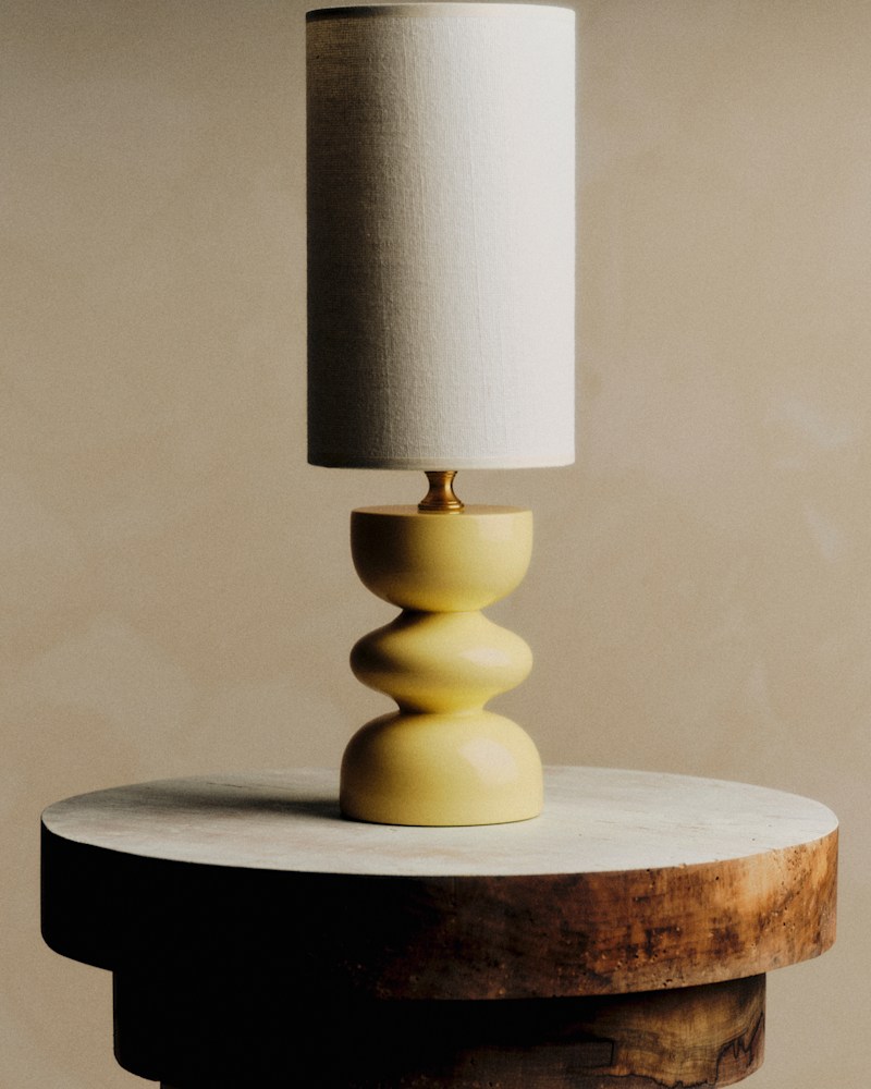 LAMPE ROMIE OBJETTI PETIT MODÈLE - BOIS LAQUÉ JAUNE