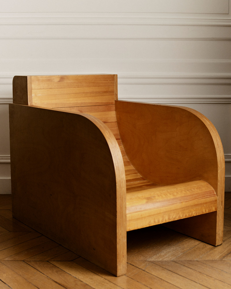 FAUTEUIL SCULPTURAL EN BOIS CONTREPLAQUÉ ANNÉES 80