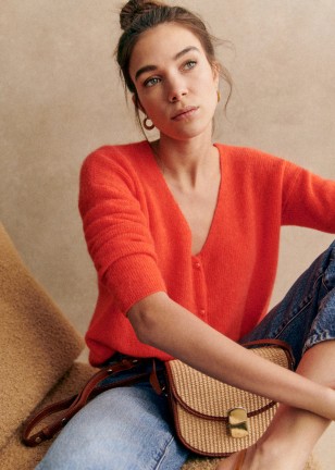 Knitwear: jumpers, cardigans, fine and thick knitwear
